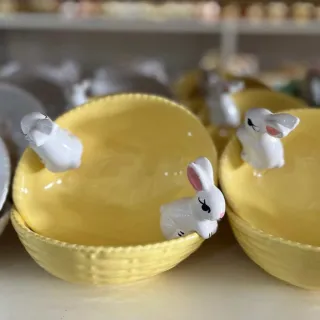 Cestinha de Cerâmica em Formato de Ovo de Páscoa Coelhinho - Verde