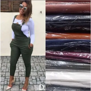 Macacão Feminino Pantacourt Jardineira em Bangaline - Azul Marinho