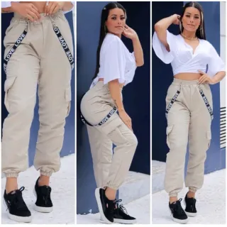 Bolsos Laterais Calça Jogger Feminina Tactel Cargo com Suspensório - CAQUE