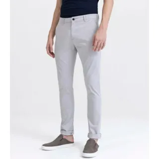 Calça gelo em sarja - gelo