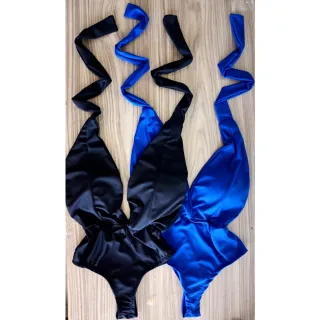 Maio Preto com Bojo, Decote Profundo e Cintura Alta - Frente Única - Opção 6