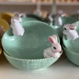 Cestinha de Cerâmica em Formato de Ovo de Páscoa Coelhinho - Verde