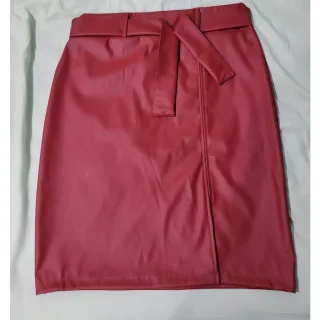 Saia Mid em Couro Sintético Justa com Elastano até 48 - Nude