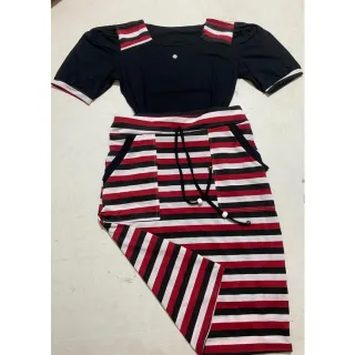Moda Evangélica Conjunto Listrado Saia Blusa 174 - Preto com Vermelho
