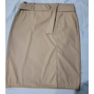 Saia Mid em Couro Sintético Justa com Elastano até 48 - Nude