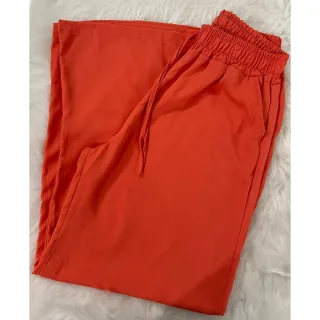 Moderno e elegante, Calça Pantalona de Vicolinho: moda chique e super fashion - G
