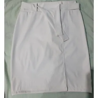 Saia Mid em Couro Sintético Justa com Elastano até 48 - Nude