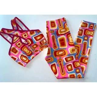 Conjunto de treino suplex feminino transpassado, calça legging e top cropped - Preto