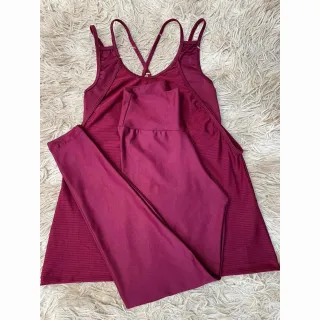 Moda Fitness Feminina: Kit Conjunto Trio Calça E Top + Blusa Embutida em Promoção - 33