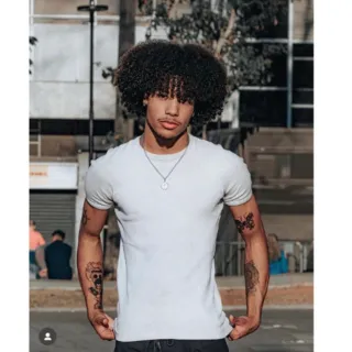 Camiseta Canelada Americana Rapper Trapper Justa Branco Preto - Preto