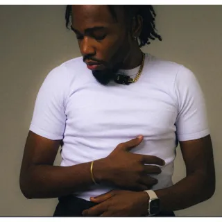 Camiseta Canelada Americana Rapper Trapper Justa Branco Preto