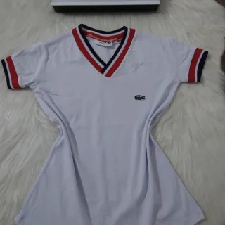 Camiseta Feminina Gola V Lacoste Babylook - Promoção Blogueira - Vermelho