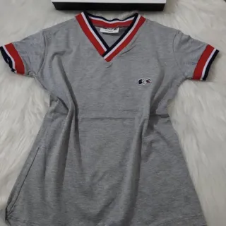 Camiseta Feminina Gola V Lacoste Babylook - Promoção Blogueira - Vermelho