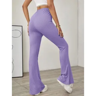 Calça pantalona feminina social básica canelada flare - Preto