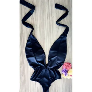 Maio Preto com Bojo, Decote Profundo e Cintura Alta - Frente Única - Opção 6