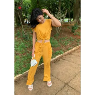 Blusa de amarrar manga flare e calça pantalona em conjunto suede feminino - Verde Claro