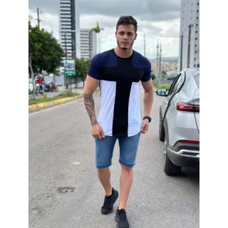 Camiseta Longline masculina em algodão fio 30.1 Penteado - Listrada Oversized - Branco com preto