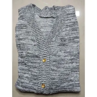 Moda outono inverno: Blusa feminina de frio, cardigans com botão e suéter tricô - Marsala