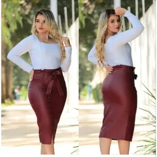 Saia azul midi reta em couro fake - Marsala