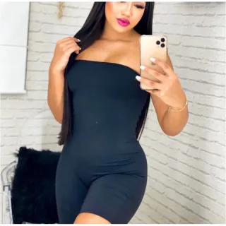 Tomara que Caia Decote Bojo Macacão Curto Feminino - Blogueira - Preto