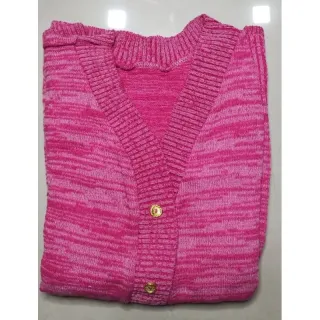 Moda outono inverno: Blusa feminina de frio, cardigans com botão e suéter tricô - Marsala