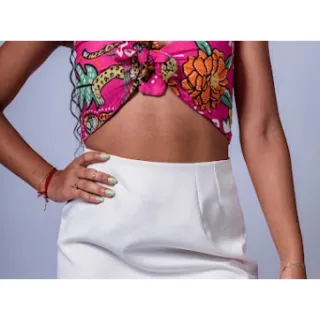 Saia estilo Zara em crepe de alfaiataria, cós alto e curta - Verão 2023 - Pink