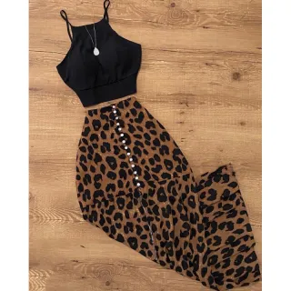 Saia longa com fenda, botões e estilo elegante - Onça