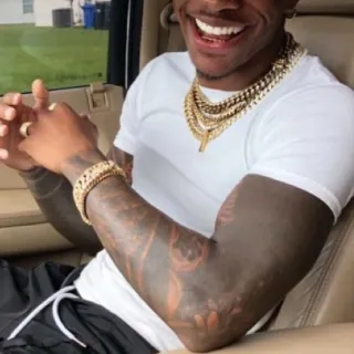 Camiseta Canelada Americana Rapper Trapper Justa Branco Preto - Preto