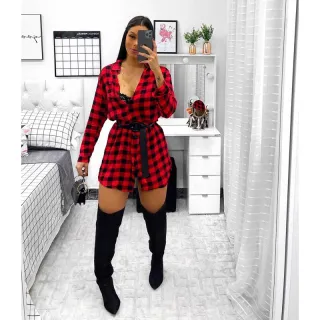 Botão xadrez vestido: moda e estilo em destaque - Branco