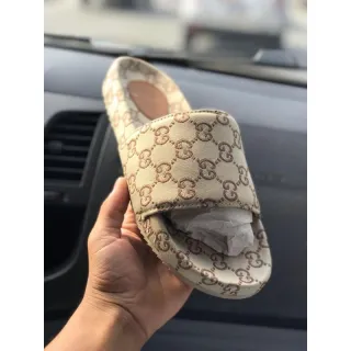 Qualidade, moda e lançamento: chinelo slide beach