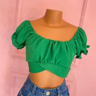 Moda 2023: Cropped Gringa com manga amarração nas costas - Rosa Vivo