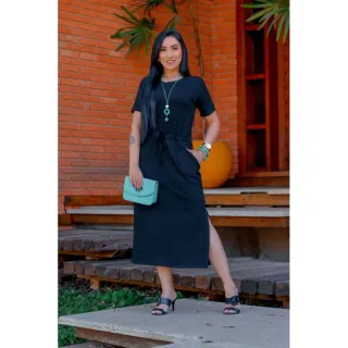 Moletinho despojado com fenda: vestido midi com estilo - Preto