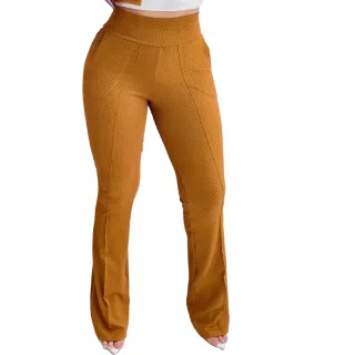 Colmeia Calça Flare Feminina Liso com Bolso - Várias Cores - Calça Flare Caramelo