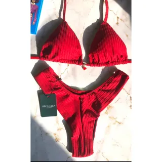 Promoção Biquini Fio Duplo com Busto Cortininha e Bojo Removível - vermelho canelado