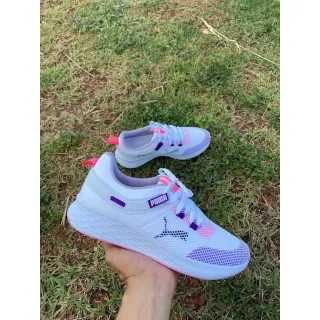 Moda conforto feminina: Tênis esportivo estilo telinha, leve e moderno - Lilás