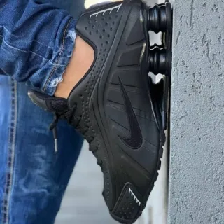 Promoção Tênis Masculino Preto e Vermelho com 4 Molas R4 - PRETO/PRETO