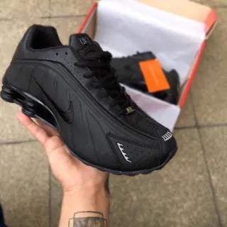 Promoção Tênis Masculino Preto e Vermelho com 4 Molas R4 - PRETO/PRETO