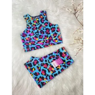 Top fitness sem bojo e conjunto short/bolso - Raryel - onça verde escuro