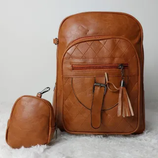 Bolsa Feminina de Couro Mochila - Preta