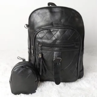 Bolsa Feminina de Couro Mochila - Preta