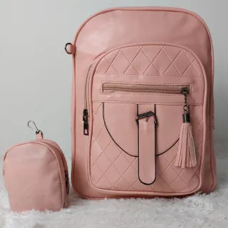 Bolsa Feminina de Couro Mochila - Preta