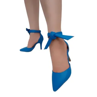 Amarrar Scarpin: Estilo e Elegância em um Calçado - Jeans azul