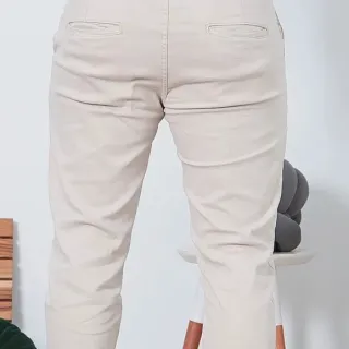 Referencia Calça Masculina Sarja Bege e Chumbo Bolso Embutido - gelo