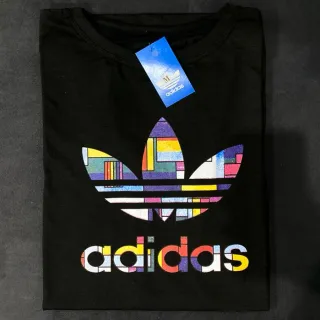 Diversas Marcas - Camiseta Manga Curta Unissex - Adidas Preta