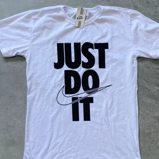 Diversas Marcas - Camiseta Manga Curta Unissex - Adidas Preta