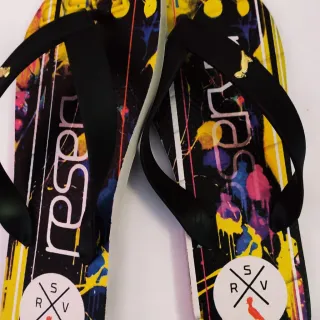 Promoção imperdível: Chinelos Masculinos Confortáveis de Dedo com Várias Estampas - amarelors