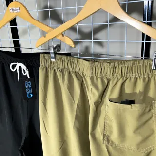 Envio Imediato Bermuda Masculina Spit Fire Rosa sk8 Skate Shop Short em Elastano com Tal Tel - Creme Flor vermelha