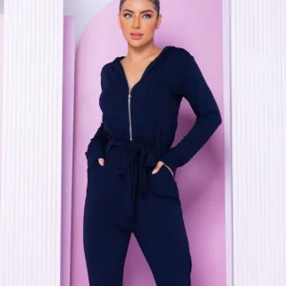 Promoção Macacão Longo com Capuz, Manga Longa e Detalhe em Zíper - Verde Militar