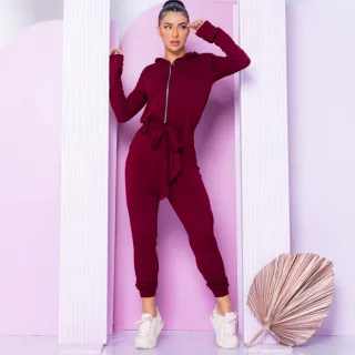 Promoção Macacão Longo com Capuz, Manga Longa e Detalhe em Zíper - Verde Militar