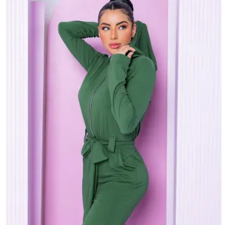 Promoção Macacão Longo com Capuz, Manga Longa e Detalhe em Zíper - Verde Militar